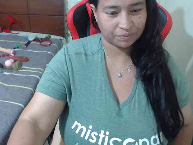 CamilaSexHot webcam