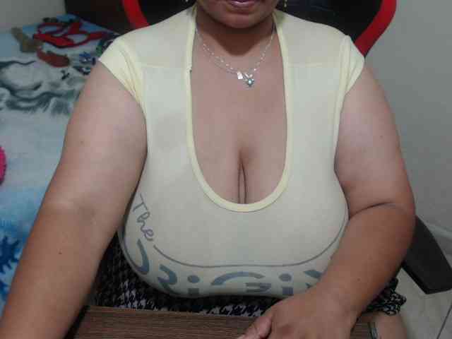 CamilaSexHot webcam