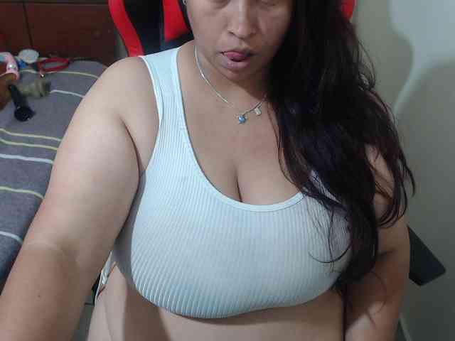 CamilaSexHot webcam