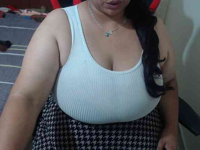CamilaSexHot webcam