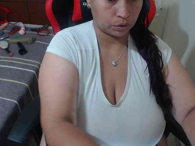 CamilaSexHot webcam
