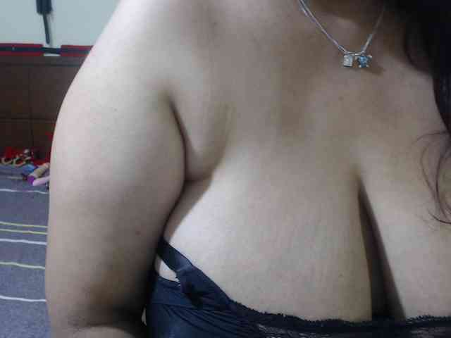 CamilaSexHot webcam