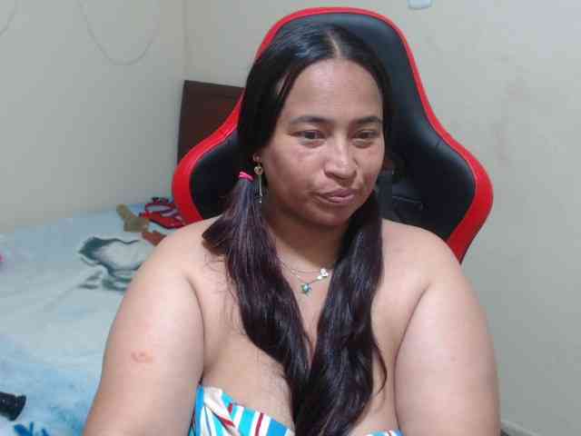 CamilaSexHot webcam