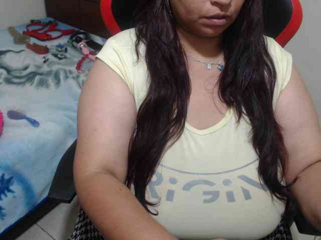 CamilaSexHot webcam
