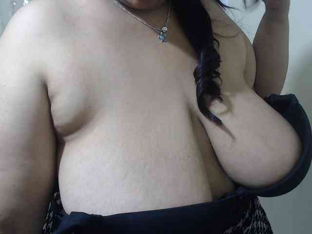 Model: CamilaSexHot