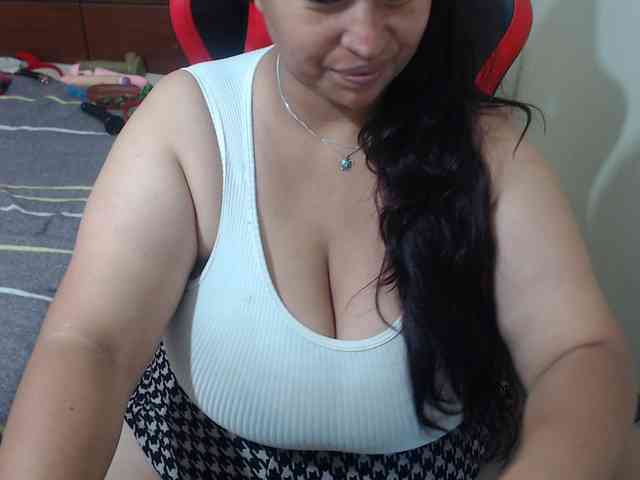 CamilaSexHot webcam