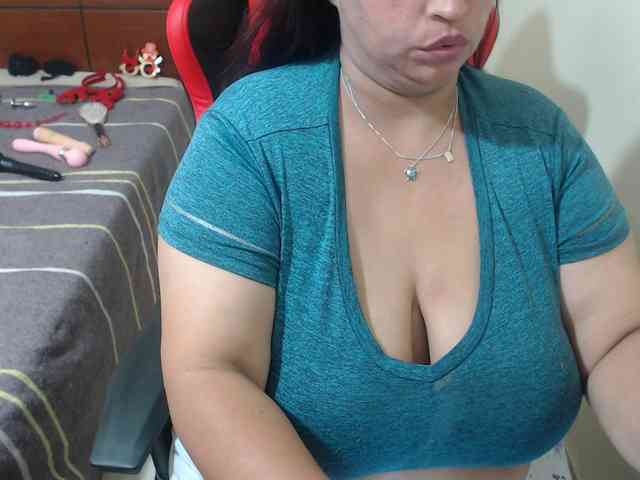 CamilaSexHot webcam
