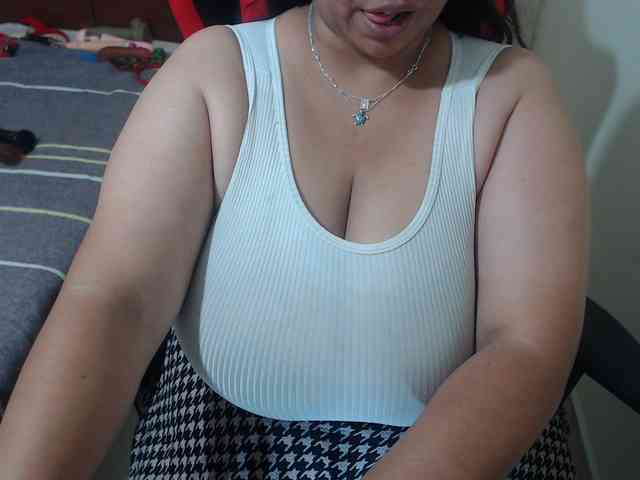 CamilaSexHot webcam