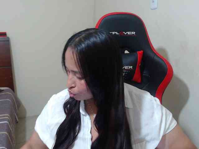 CamilaSexHot webcam