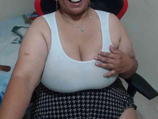 CamilaSexHot webcam