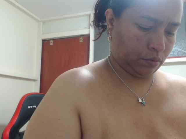 CamilaSexHot webcam