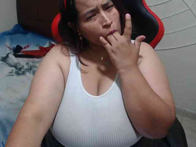 Model: CamilaSexHot