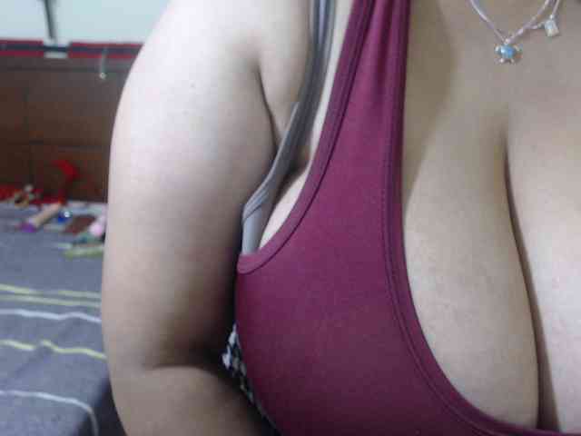 CamilaSexHot webcam