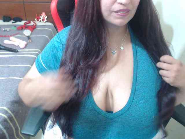 CamilaSexHot webcam