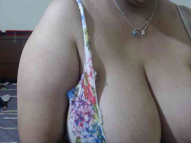 CamilaSexHot webcam