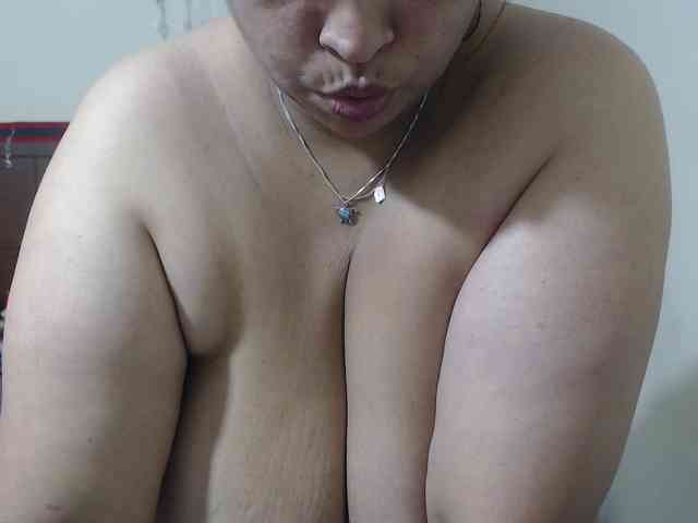 Model: CamilaSexHot