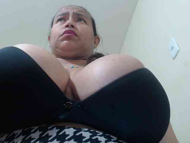 CamilaSexHot webcam
