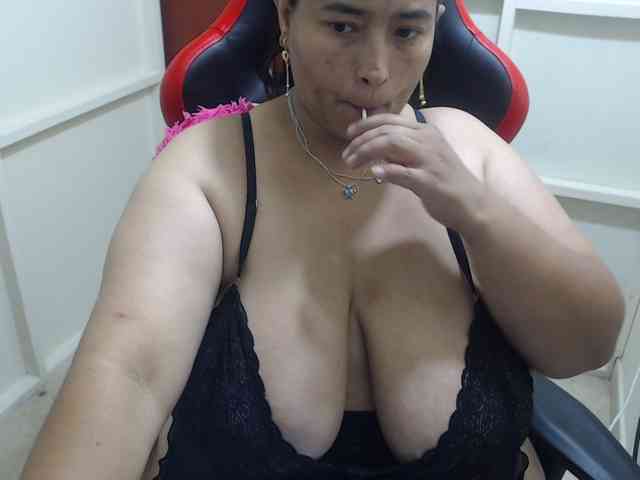 CamilaSexHot webcam
