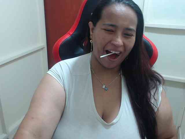 CamilaSexHot webcam