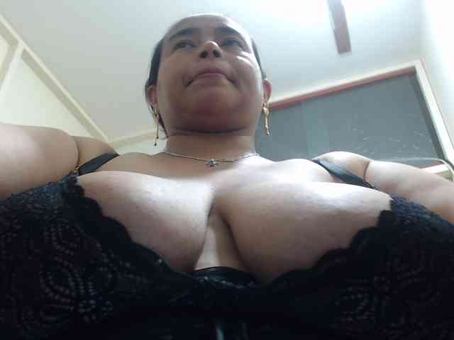 CamilaSexHot webcam