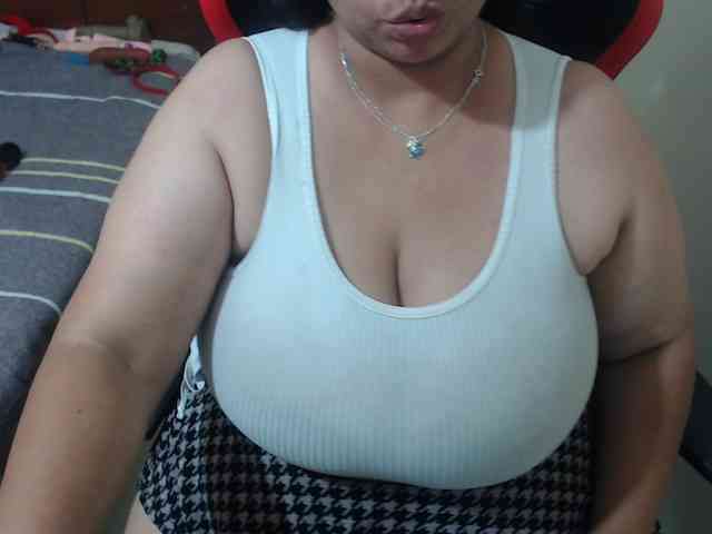 CamilaSexHot webcam