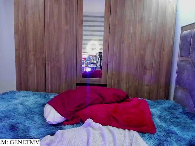 Roxanne-tay live cam on BongaCams