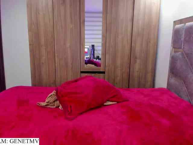 Roxanne-tay webcam