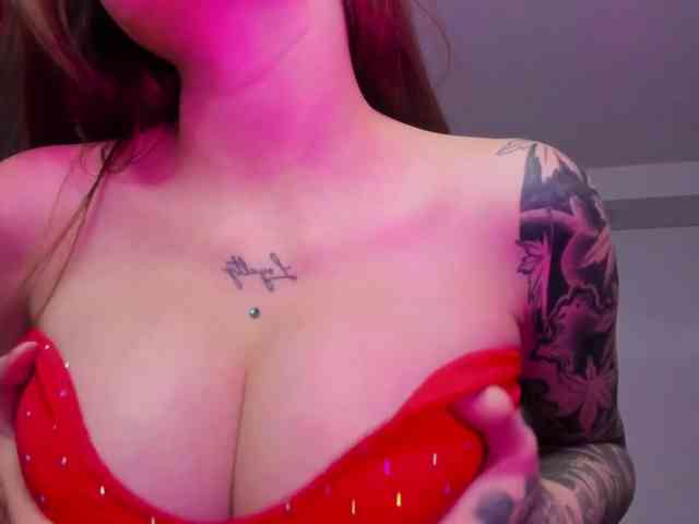 Roxanne-tay's webcam live show