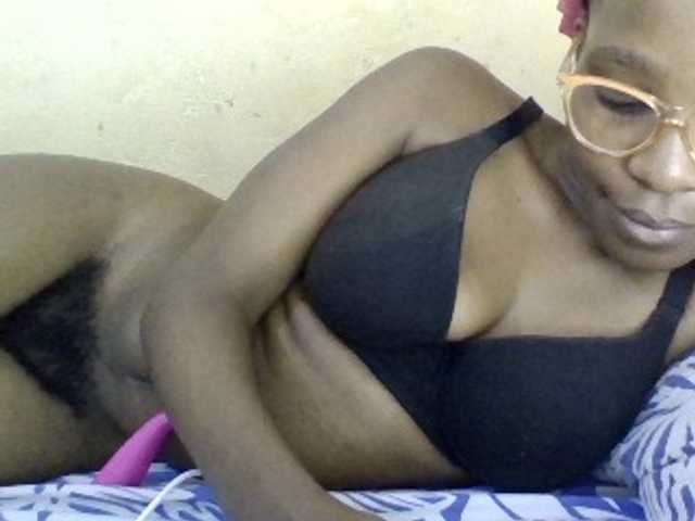 Minlavine live cam on BongaCams