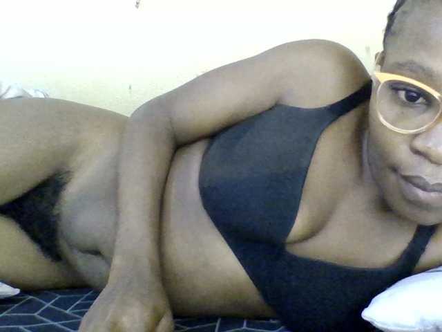 Minlavine live cam on BongaCams