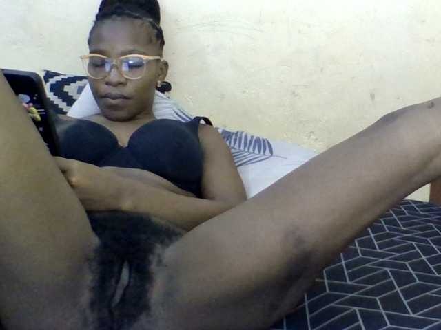Minlavine live cam on BongaCams