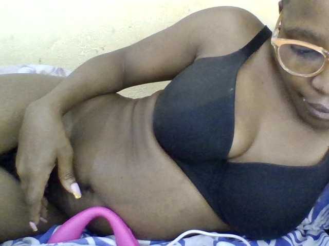 Minlavine, live now on BongaCams