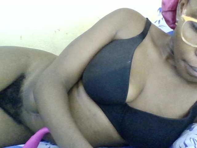 Minlavine live cam on BongaCams