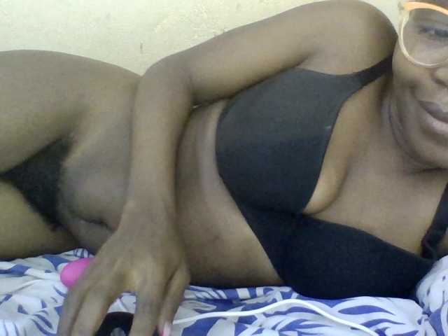 Minlavine live cam on BongaCams