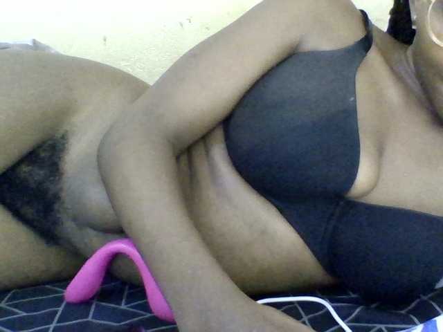 Minlavine webcam bongacams model stream image