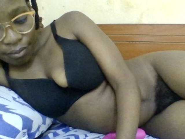 Minlavine live cam on BongaCams