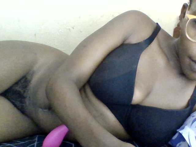 Minlavine live cam on BongaCams