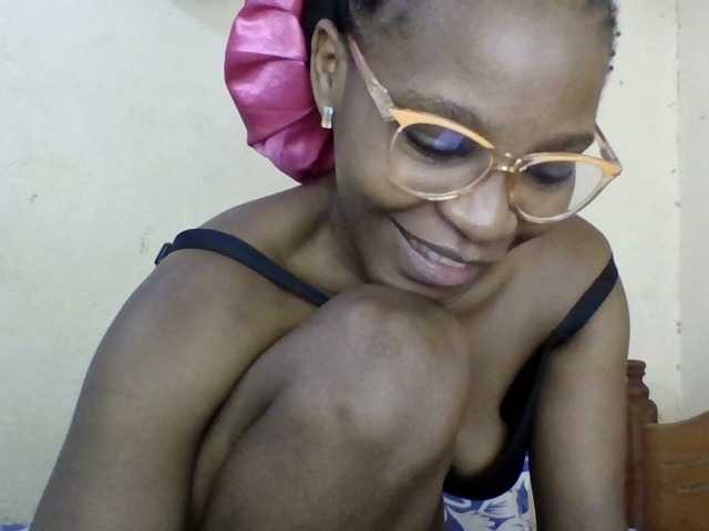 Minlavine webcam bongacams model stream image