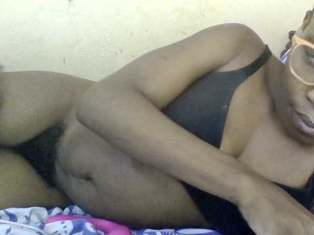 Minlavine live cam on BongaCams