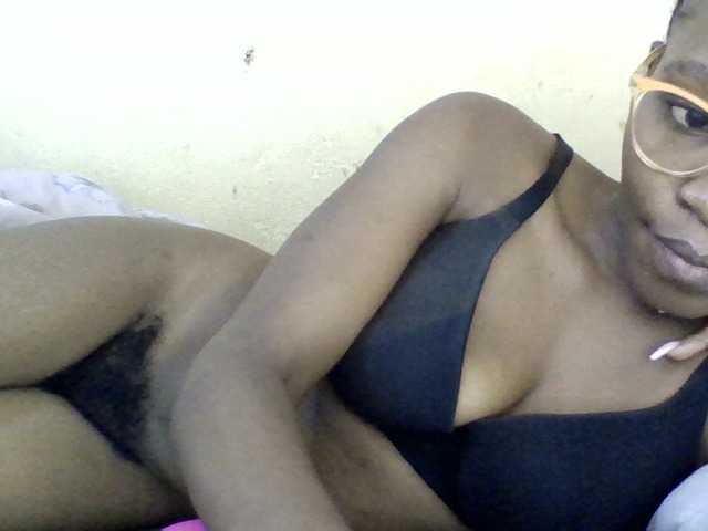Minlavine live cam on BongaCams
