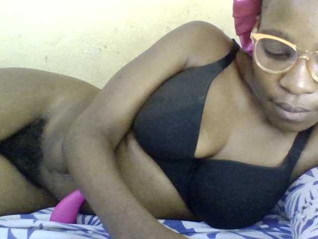 Minlavine live cam on BongaCams