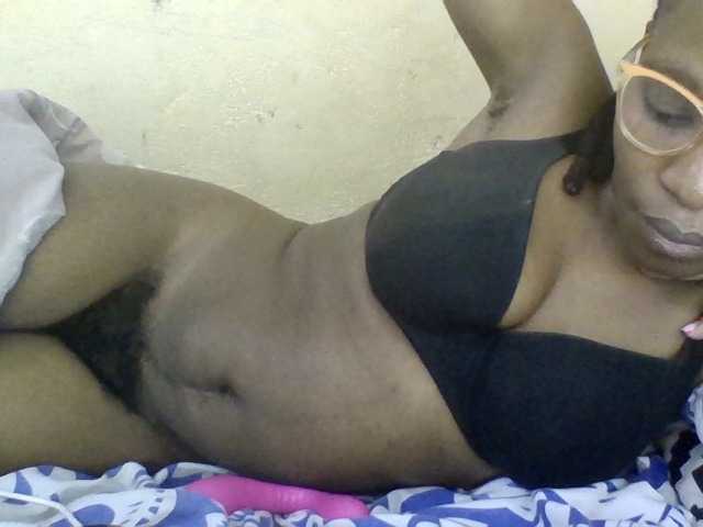 Minlavine live cam on BongaCams