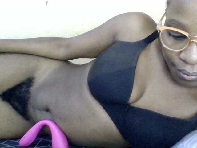 Minlavine live cam on BongaCams