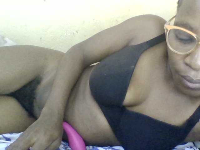 Minlavine live cam on BongaCams