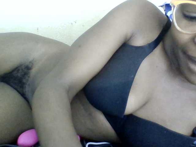 Minlavine live cam on BongaCams