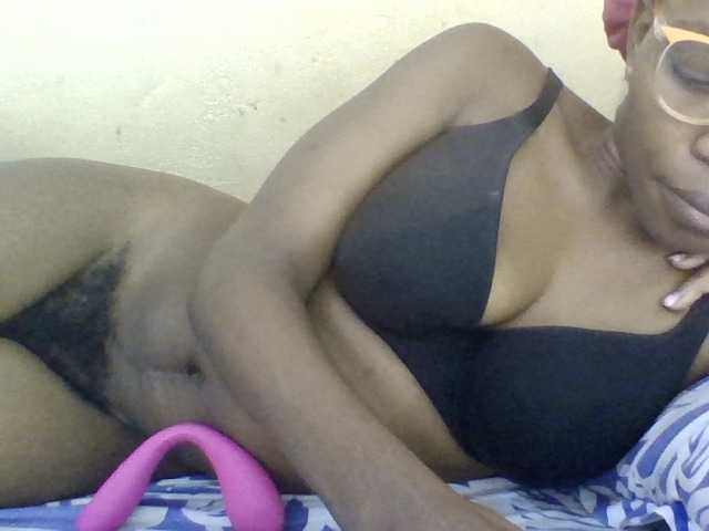 Minlavine live cam on BongaCams