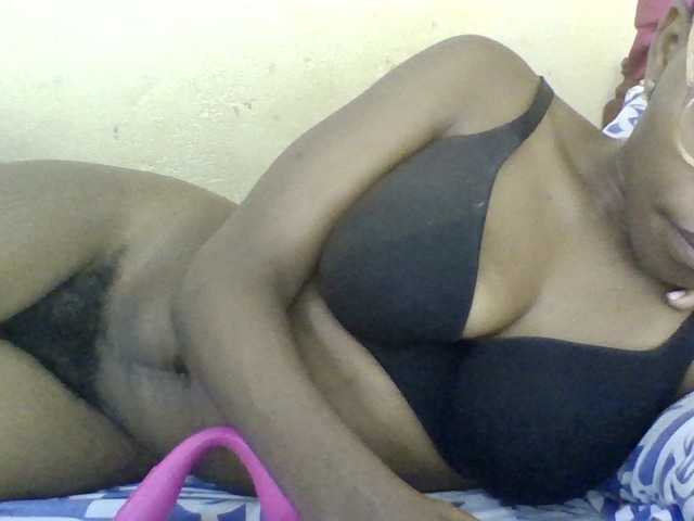 Minlavine live cam on BongaCams