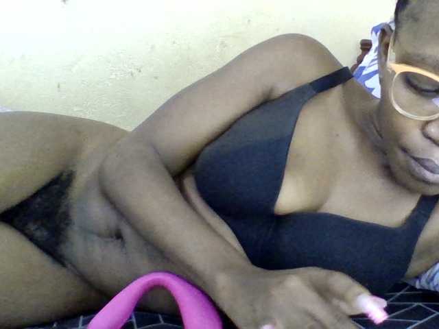 Minlavine live cam on BongaCams