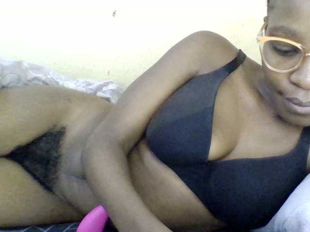 Minlavine live cam on BongaCams