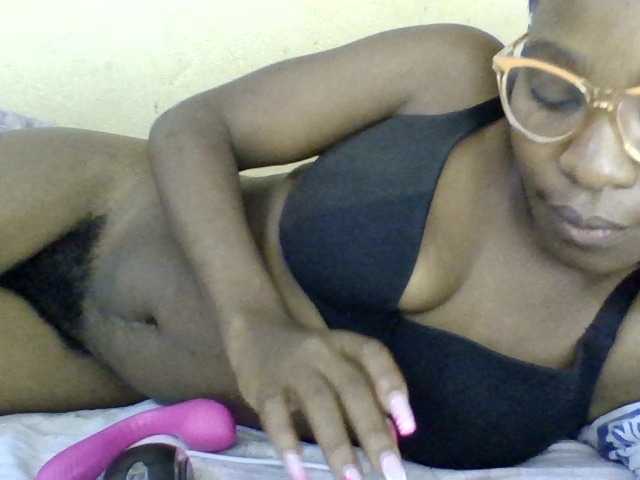 Minlavine live cam on BongaCams